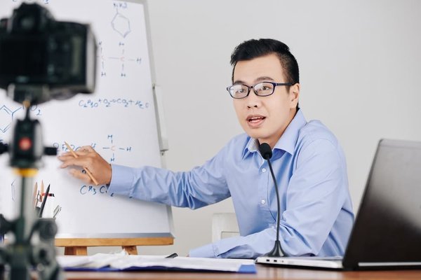 Trouvez un excellent professeur pour votre recherche de cours particulier de soutien scolaire